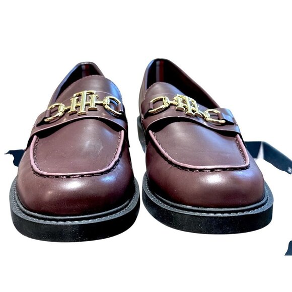 Tommy Hilfiger Womens Twtrevys Burgundy Loafers W/ Gold Logo 11 - Picture 2 of 9